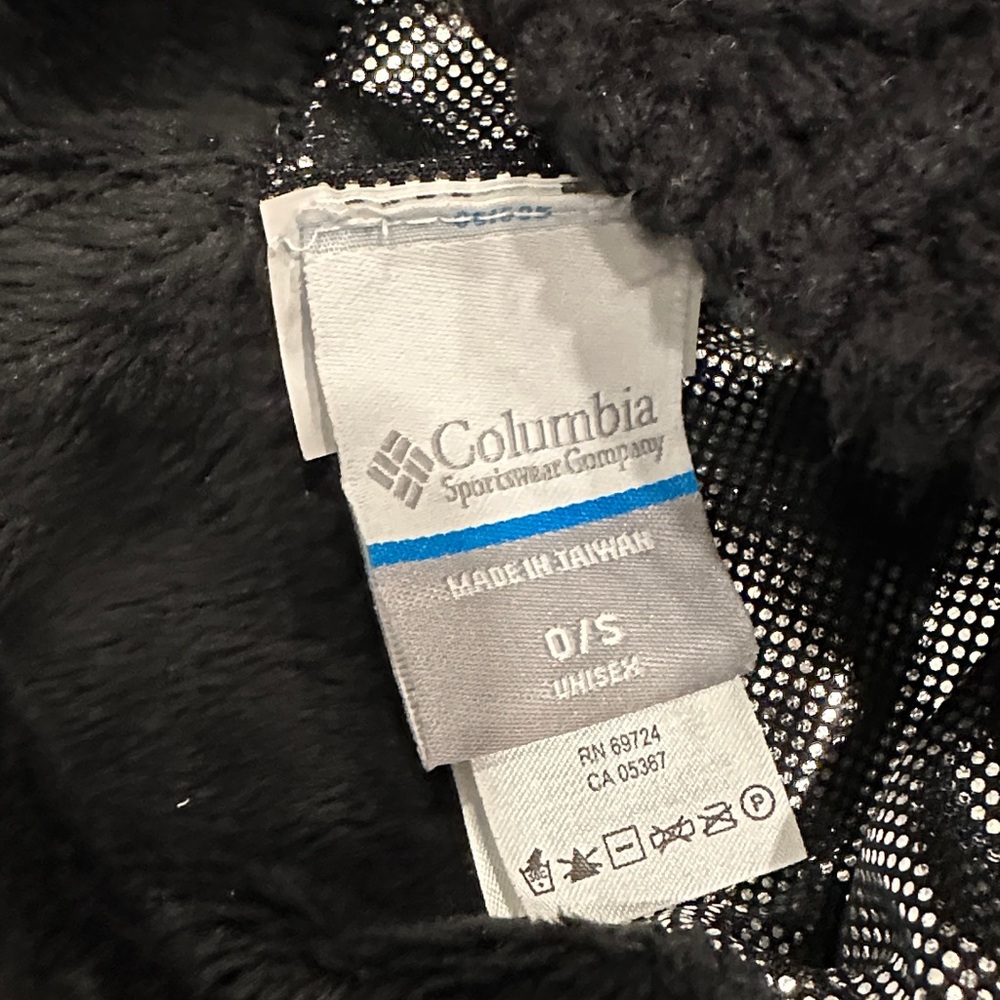 Columbia Omni Heat Classic Black Cable Knit Beanie - Picture 2 of 5